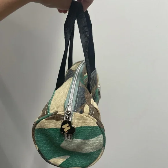 Rare Harajuku Lovers Our Love Is the REAL Thing Camouflage Purse Hand Bag - Picture 3 of 5